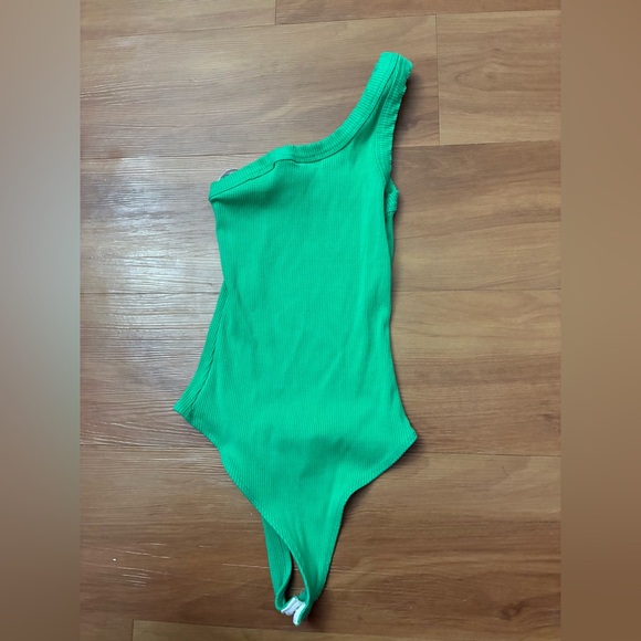 Lulus Tops - Lulus One-Shoulder Ribbed Bodysuit in Bright Green Size S